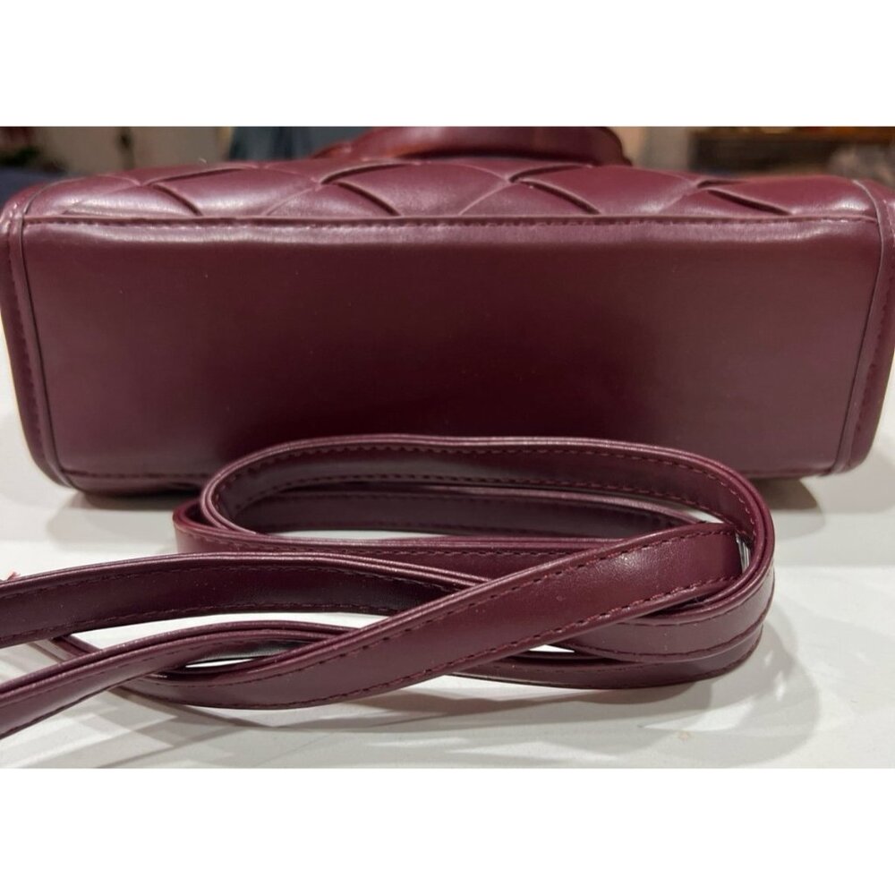 Paaaawaters Woven Tote: A commuting-focused bag. - Picture 3 of 5